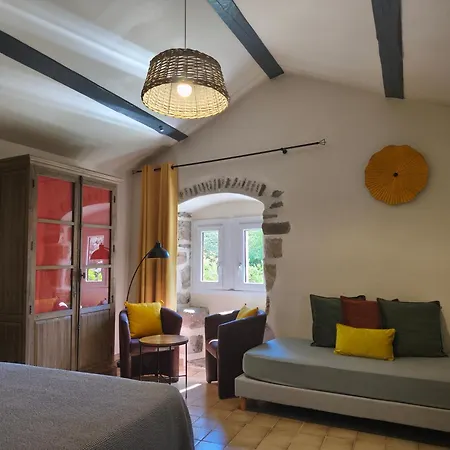 De Ribard بيت ضيافة 3*