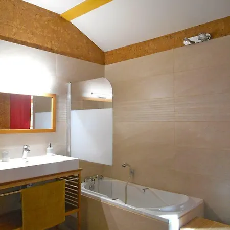 بيت ضيافة De Ribard